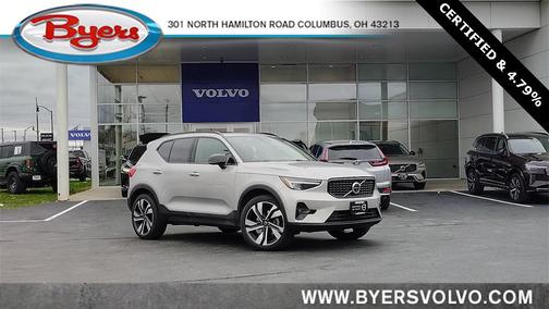 2025 Volvo XC40 B5 Plus Dark Theme