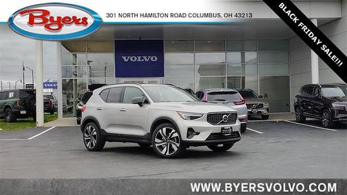 2025 Volvo XC40 B5 Plus Dark Theme