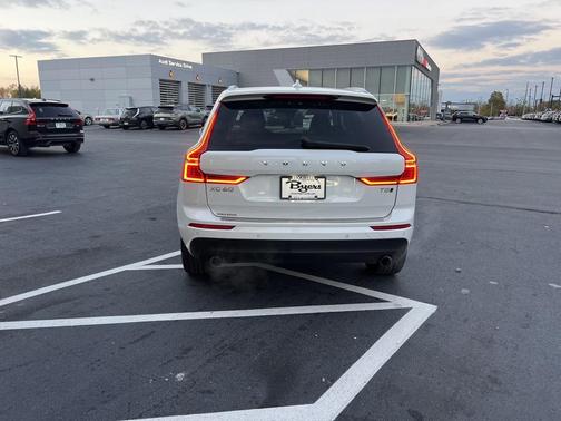 2021 Volvo XC60 T5 Momentum