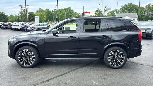 Onyx Black Metallic 2026 Volvo XC90 Plug-In Hybrid T8 Ultra