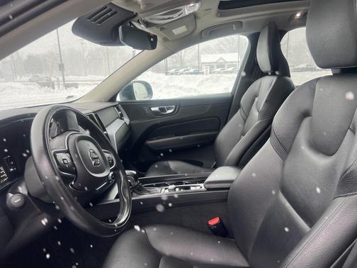 2019 Volvo XC60 T6 Momentum