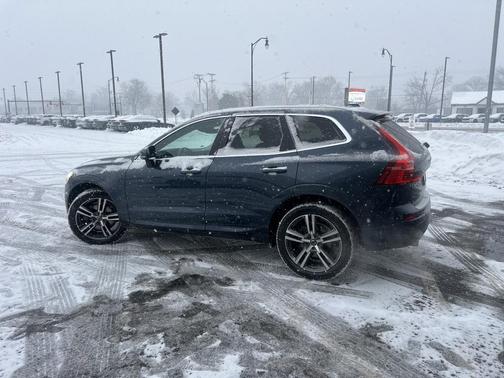 2019 Volvo XC60 T6 Momentum