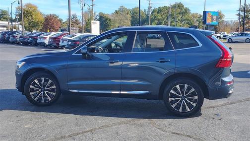 2023 Volvo XC60 B5 Plus Bright Theme