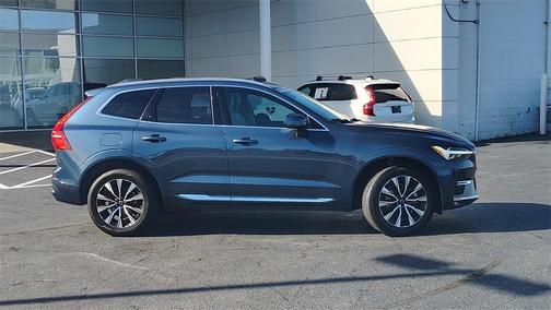 2023 Volvo XC60 B5 Plus Bright Theme