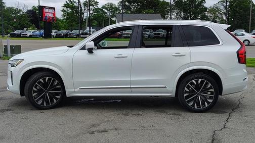 2025 Volvo XC90 B6 Plus 7-Seater