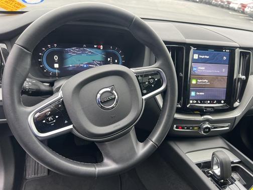 2025 Volvo XC60 B5 Plus