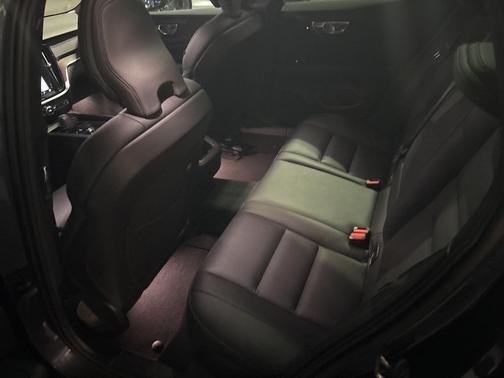 2025 Volvo V60 Cross Country B5 Plus