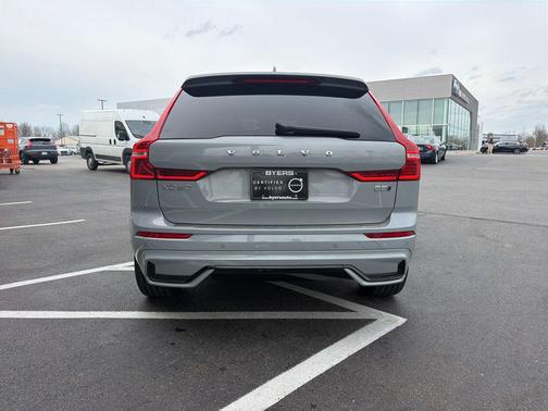 2025 Volvo XC60 B5 Ultra