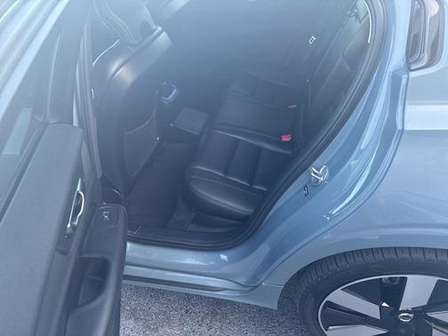 2024 Volvo S60 Recharge Plug-In Hybrid T8 Plus Dark Theme