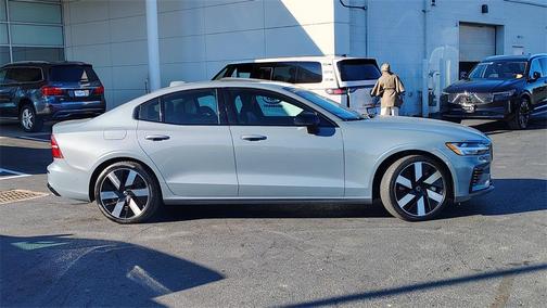 2024 Volvo S60 Recharge Plug-In Hybrid T8 Plus Dark Theme