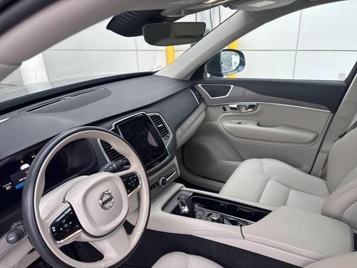 2023 Volvo XC90 B6 Plus 6-Seater