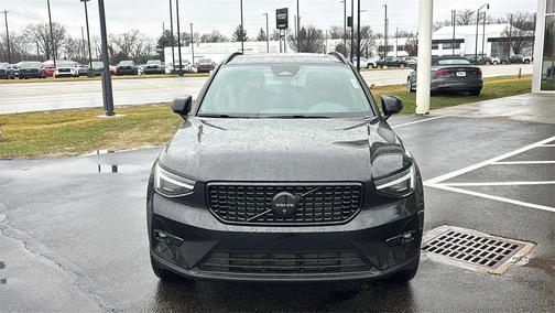 2026 Volvo XC40 B5 Ultra Black Edition