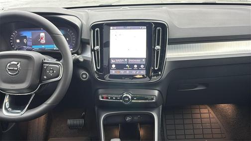 2026 Volvo XC40 B5 Ultra Black Edition