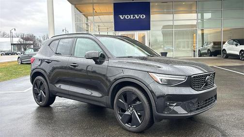 2026 Volvo XC40 B5 Ultra Black Edition