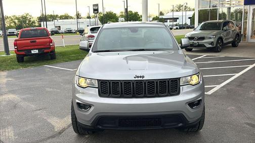 Billet Silver Metallic Clearcoat 2021 Jeep Grand Cherokee Laredo