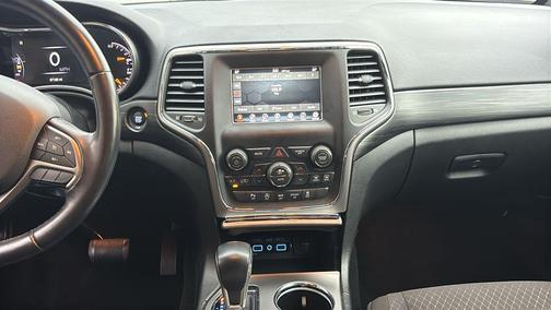 Billet Silver Metallic Clearcoat 2021 Jeep Grand Cherokee Laredo