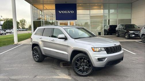 Billet Silver Metallic Clearcoat 2021 Jeep Grand Cherokee Laredo