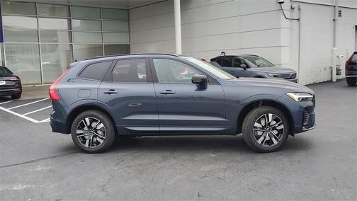 2026 Volvo XC60 B5 Plus