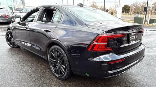 2023 Volvo S60 Recharge Plug-In Hybrid T8 Plus Black Edition