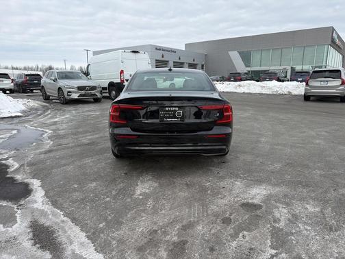 2023 Volvo S60 Recharge Plug-In Hybrid T8 Plus Black Edition