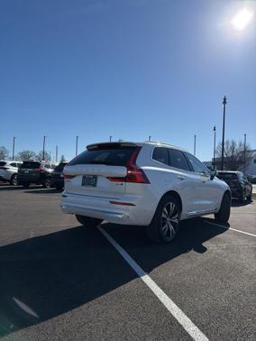 2023 Volvo XC60 B5 Plus Bright Theme