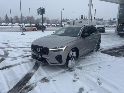2025 Volvo XC60 B5 Plus