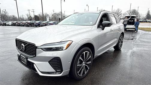 2025 Volvo XC60 B5 Plus