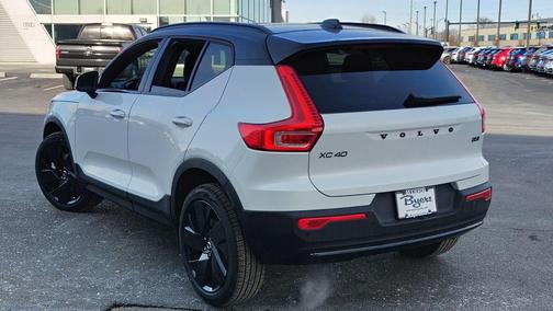 2026 Volvo XC40 B5 Ultra Black Edition