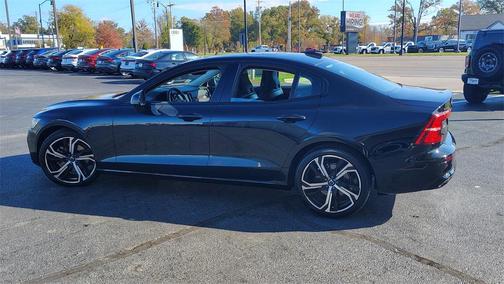 2025 Volvo S60 B5 Plus