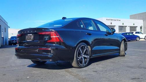 2025 Volvo S60 B5 Plus