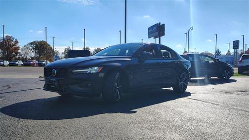 2025 Volvo S60 B5 Plus