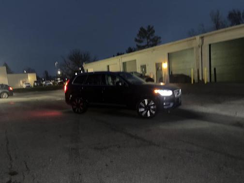 2024 Volvo XC90 Recharge Plug-In Hybrid T8 Plus Bright Theme 7 Passenger