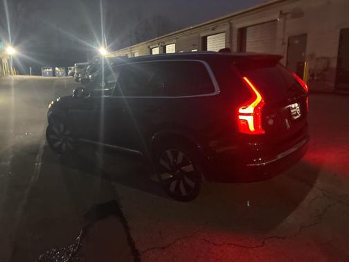 2024 Volvo XC90 Recharge Plug-In Hybrid T8 Plus Bright Theme 7 Passenger