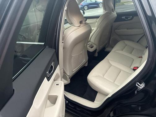 2023 Volvo XC60 B5 Core