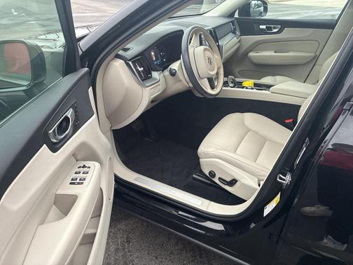 2023 Volvo XC60 B5 Core