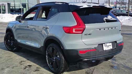 2026 Volvo XC40 B5 Ultra Black Edition