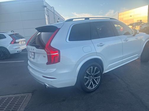 2019 Volvo XC90 T5 Momentum