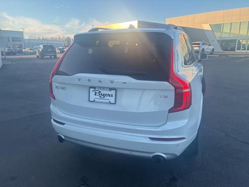2019 Volvo XC90 T5 Momentum