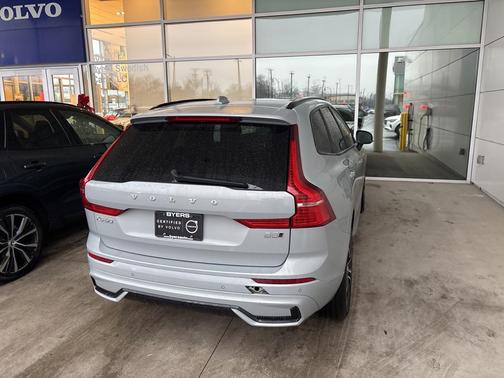 2025 Volvo XC60 B5 Plus