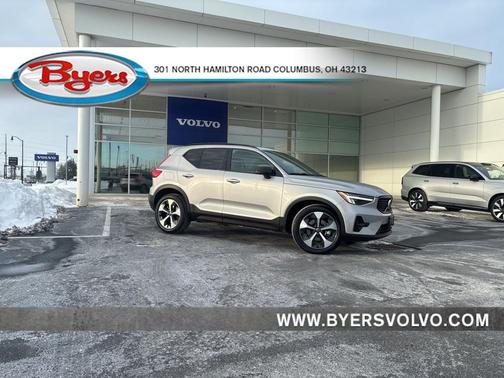 2025 Volvo XC40 B5 Plus Dark Theme