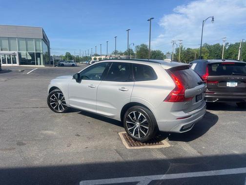 Silver Dawn Metallic 2023 Volvo XC60 B5 Plus Dark Theme
