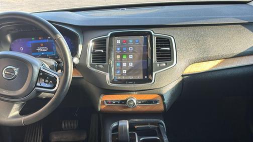 Crystal White 2023 Volvo XC90 B6 Core