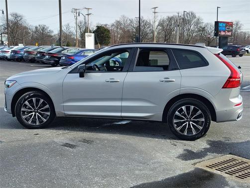 2025 Volvo XC60 B5 Plus