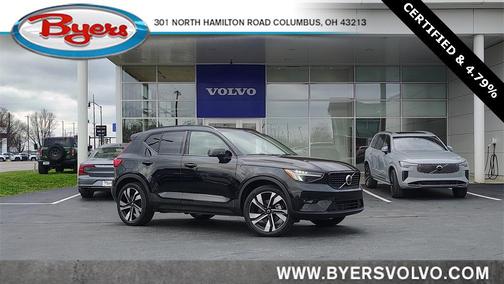 2025 Volvo XC40 B5 Plus Dark Theme