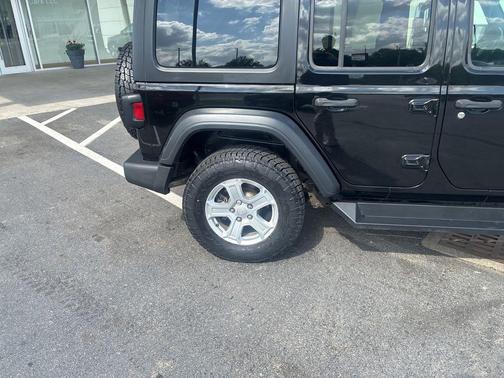Black Clearcoat 2018 Jeep Wrangler Unlimited Sport