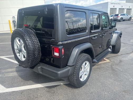 Black Clearcoat 2018 Jeep Wrangler Unlimited Sport