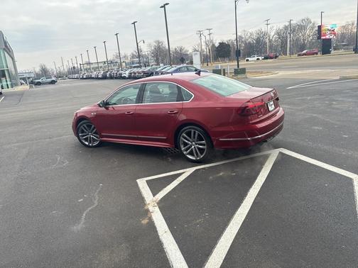 2019 Volkswagen Passat 2.0T R-Line