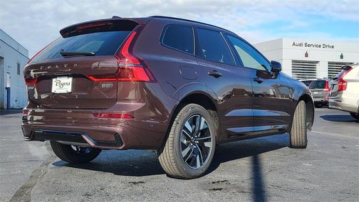 2026 Volvo XC60 B5 Plus