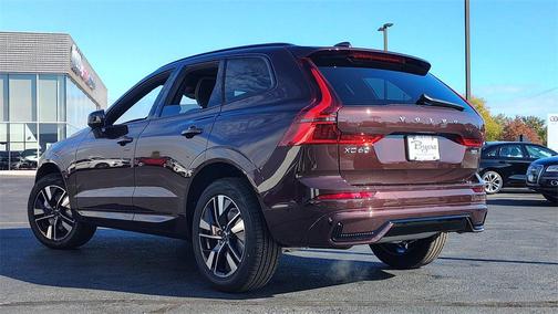 2026 Volvo XC60 B5 Plus