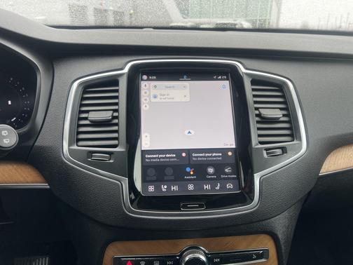 2023 Volvo XC90 B6 Core